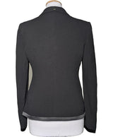 La garantie Once Again : 571558 vêtements d'occasion de marque en état irréprochable.