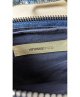 La garantie Once Again : 571939 vêtements d'occasion de marque en état irréprochable.