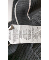 Expérience d'achat simple et satisfaisante pour cette fripe 572665 de qualité, offert par Once Again.