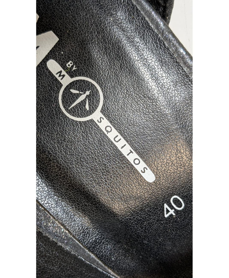 573587 Once Again, la référence de la friperie en ligne pour des achats de vêtements d'occasion sans souci et en état parfait.