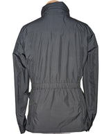 La garantie Once Again : 573849 vêtements d'occasion de marque en état irréprochable.