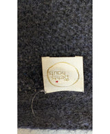 Expérience d'achat simple et satisfaisante pour cette fripe 574263 de qualité, offert par Once Again.