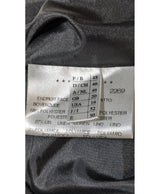 574643 Once Again, la référence de la friperie en ligne pour des achats de vêtements d'occasion sans souci et en état parfait.
