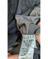Expérience d'achat simple et satisfaisante pour cette fripe 574848 de qualité, offert par Once Again.