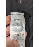 Expérience d'achat simple et satisfaisante pour cette fripe 575553 de qualité, offert par Once Again.