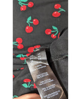 Expérience d'achat simple et satisfaisante pour cette fripe 575559 de qualité, offert par Once Again.