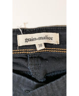 La garantie Once Again : 577004 vêtements d'occasion de marque en état irréprochable.