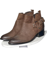 Le choix intelligent pour la mode durable, cette pièce 577212 Once Again allie parfait état et prix abordable.