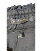 Expérience d'achat simple et satisfaisante pour cette fripe 577617 de qualité, offert par Once Again.