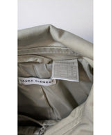 Le choix intelligent pour la mode durable, cette pièce 577671 Once Again allie parfait état et prix abordable.