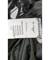 578575 Once Again, la référence de la friperie en ligne pour des achats de vêtements d'occasion sans souci et en état parfait.
