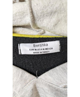 578609 Once Again, la référence de la friperie en ligne pour des achats de vêtements d'occasion sans souci et en état parfait.