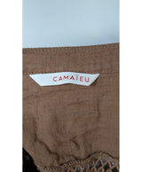 La garantie Once Again : 578656 vêtements d'occasion de marque en état irréprochable.