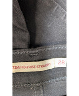 La garantie Once Again : 578864 vêtements d'occasion de marque en état irréprochable.