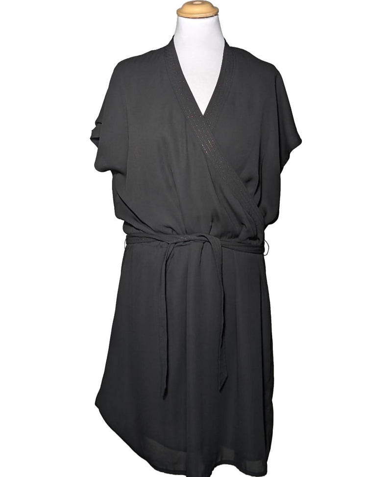 La garantie Once Again : 578956 vêtements d'occasion de marque en état irréprochable.