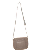 355844 Sacs GUESS Occasion Vêtement occasion seconde main