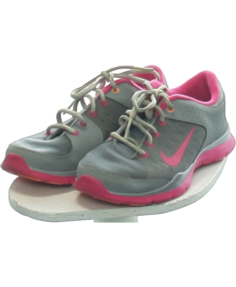 Chaussures d'occasion NIKE 38 Gris Vêtement d'occasion – Once Again